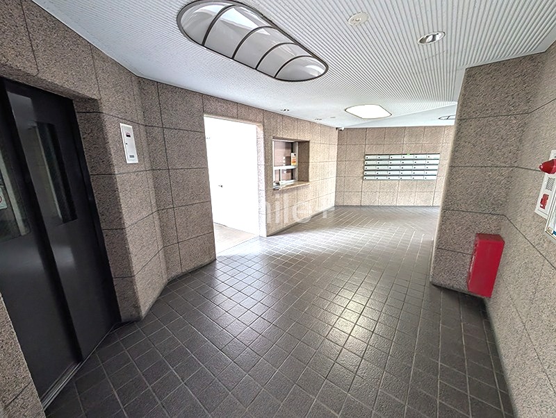 アバンテ岡山１番館 共用部写真（エントランス）