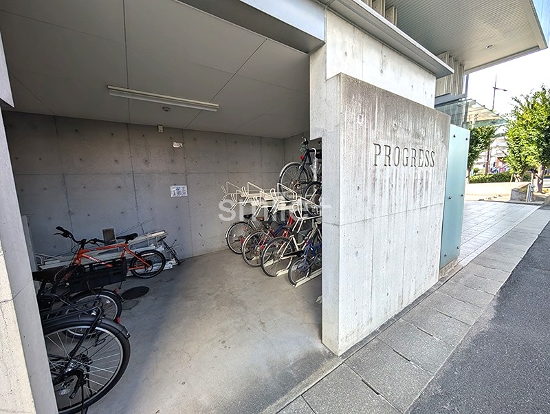 プログレス鹿田本町 共用部写真（駐車場）