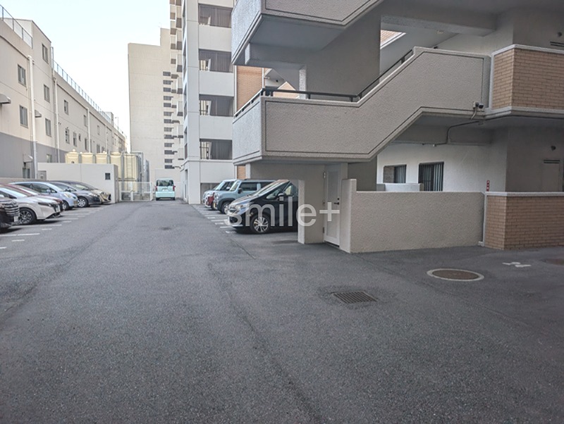 サーパス西古松Ⅰ 共用部写真（駐車場）