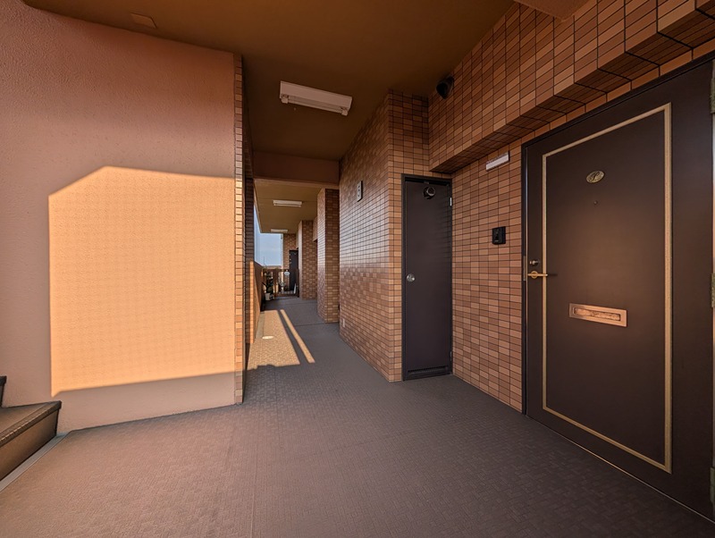 アマネセール東古松 共用部写真（エントランス）