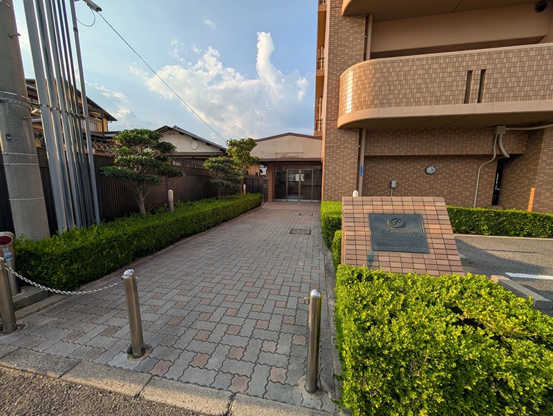 アマネセール東古松 共用部写真（エントランス）