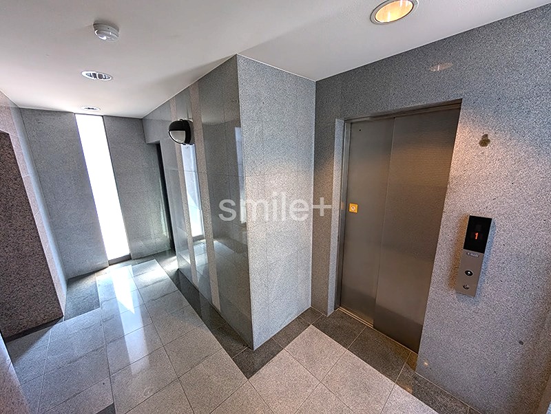 アルファステイツ新屋敷公園 共用部写真（ロビー）