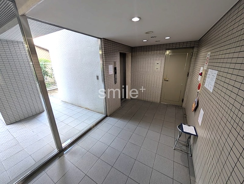 ローレルコートアネスト医大前 共用部写真（エントランス）