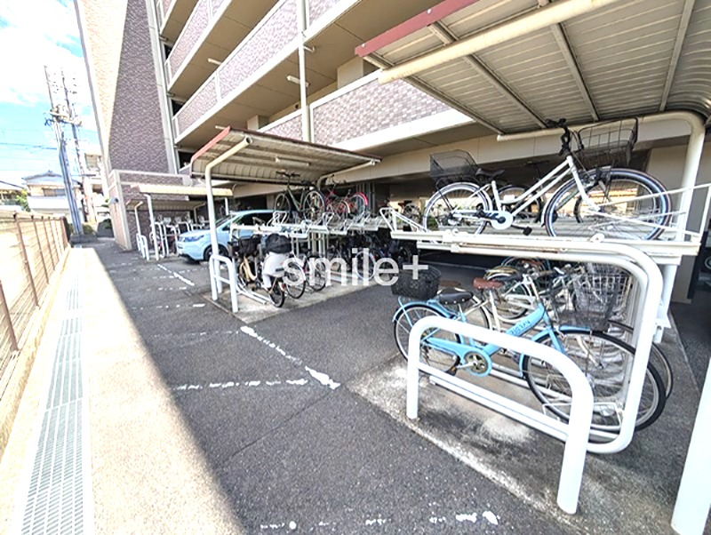 シティオ岡山神田 共用部写真（駐車場）