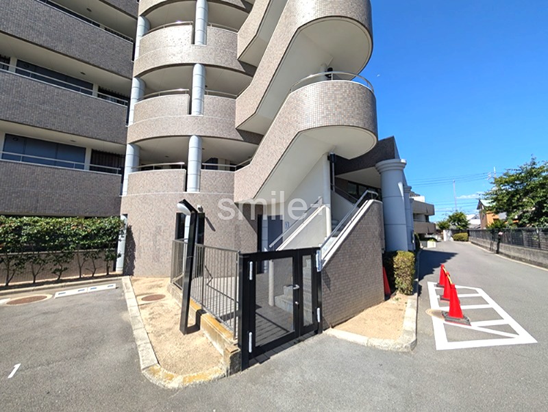 アルファステイツ泉田 共用部写真（エントランス）