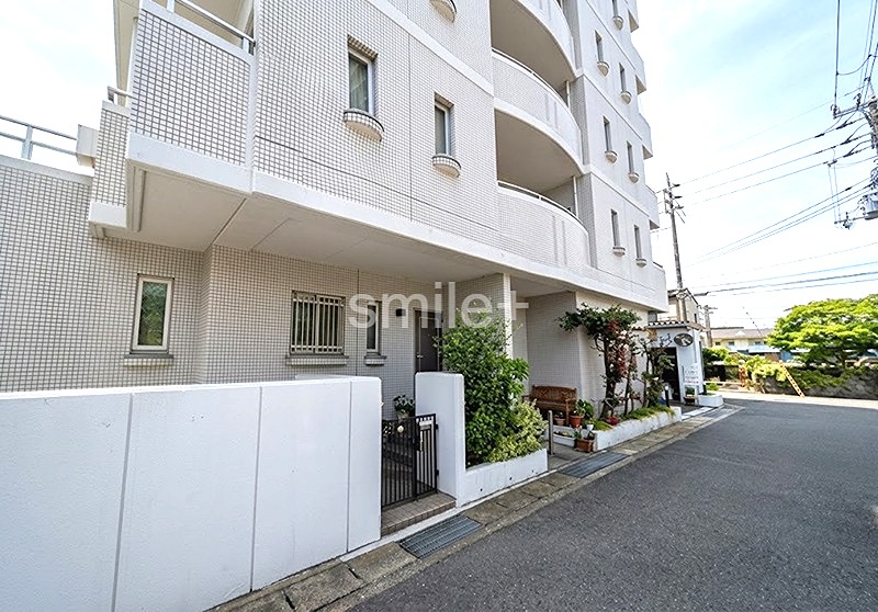 アルファステイツ老松町 共用部写真（エントランス）