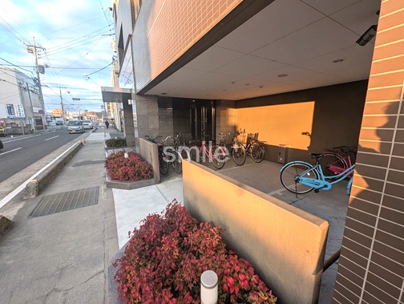 リビンコートスタイル問屋町 共用部写真（駐車場）