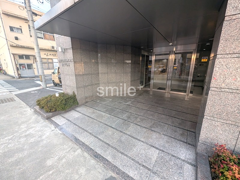 リビンコートスタイル問屋町 共用部写真（エントランス）