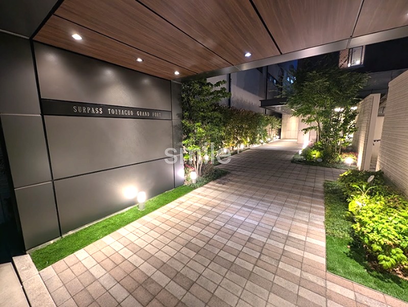 サーパス問屋町グランフォート 共用部写真（エントランス）