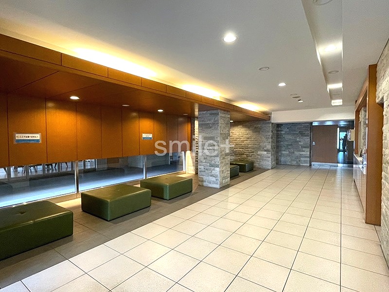 アルファステイツ岡山上中野 共用部写真（エントランス）